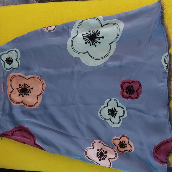 Tocca Size 4 100% Silk Flowered Skirt - Picture 4 of 8